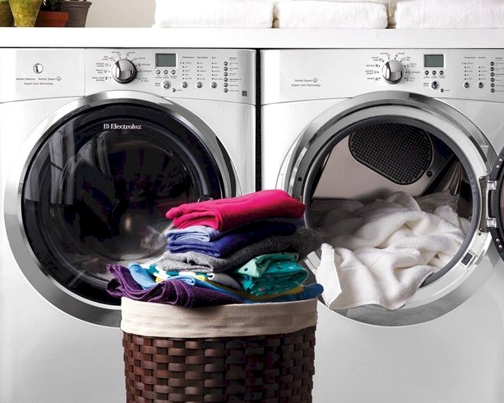 Máy giặt phục vụ giặt quần áo, mền gối và thú nhồi bông